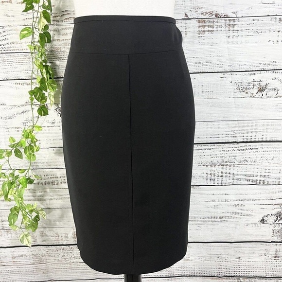 Jones Studio Skirt size 4 Classic Black Straight Pencil Knee Career Professional - Picture 1 of 9